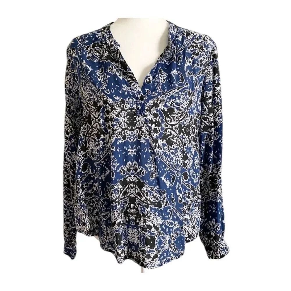 ✨Velvet by Graham & Spencer Blue Black Boho Medallion Long Sleeve Sz M Top✨